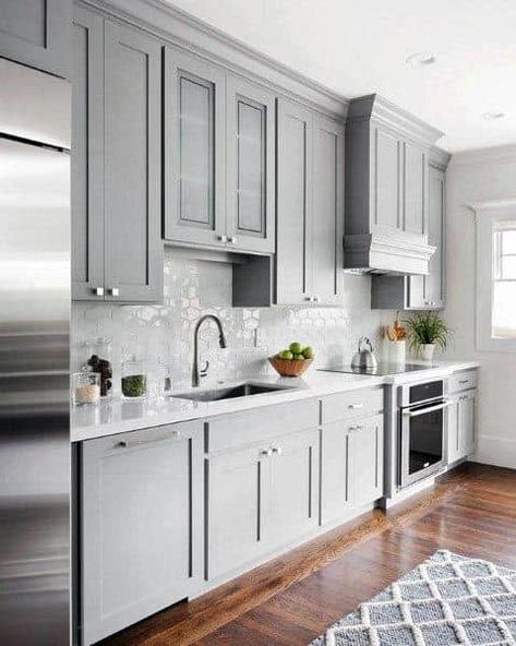 Top 50 Best Grey Kitchen Ideas - Refined Interior Designs Popular Kitchen Cabinet Colors 2024, Shaker Style Kitchen Cabinets, Red Cabinets, Серая Кухня, Grey Kitchen Designs, Kitchen Styles, Grey Countertops, White Kitchens, Shaker Style Kitchens