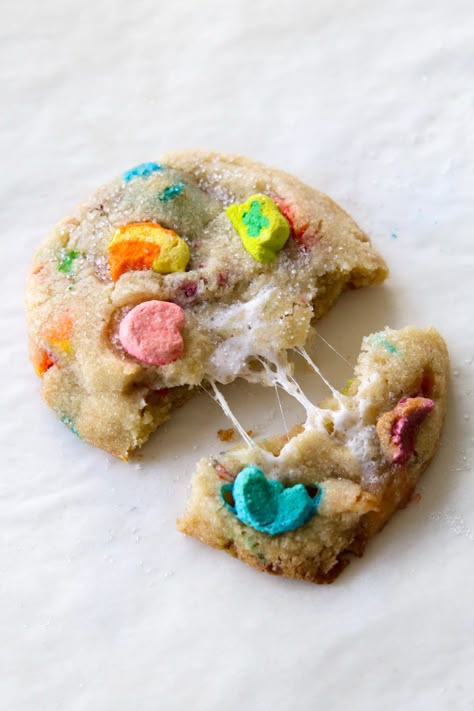 Lucky Charms Cereal Marshmallow Cookies Lucky Charms Cookies, Miracles Do Happen, Cereal Cookies, Lucky Charms Marshmallows, Lucky Charms Cereal, Marshmallow Cookies, Chewy Sugar Cookies, Food Test, Cereal Recipes