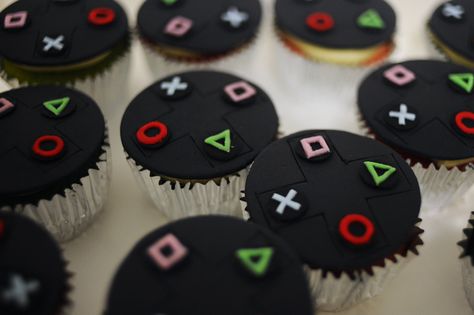 094/365 - 22nd October 2010 | Rushed to Hamilton after work … | Flickr Game On Cupcakes, Playstation Cupcakes, Gaming Cupcakes, Ps4 Cake, Watch Party Food, Gaming Cake, Playstation Party, Playstation Cake, Surprise Cupcakes