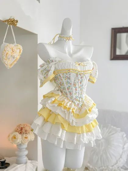 Floral Print Ruffled Lace-up Corset Top + Tiered Ruffles Skort Set Summer Outfit Design, Black And Yellow Dress, 파티 드레스, Puff Dress, Fairytale Dress, Fashion Design Drawings, Shorts Pants, Really Cute Outfits, Kawaii Clothes