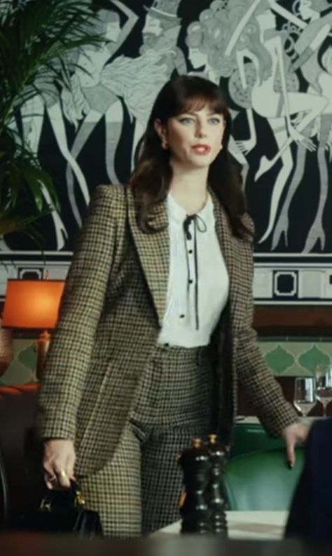 The Kaya Scodelario The Gentlemen Outfits - Susie Glass’ Chic Wardrobe Susie Glass Outfits, Gentleman Movie, Glass Aesthetic, Tweed Skirt Suit, Marchesa Gowns, Gentleman Outfit, The Gentlemen, Chic Wardrobe, Kaya Scodelario