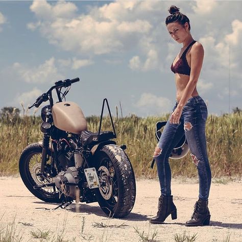 Mercenary Garage: Sportster Girl  #HarleyDavidson #Sportster #Mercenary #MercenaryGargae Chicks On Bikes, Мотоциклы Cafe Racers, Stunt Bike, Motorbike Girl, Harley Davidson Dyna, Bobber Motorcycle, Biker Chic, Hot Bikes, Womens Bike