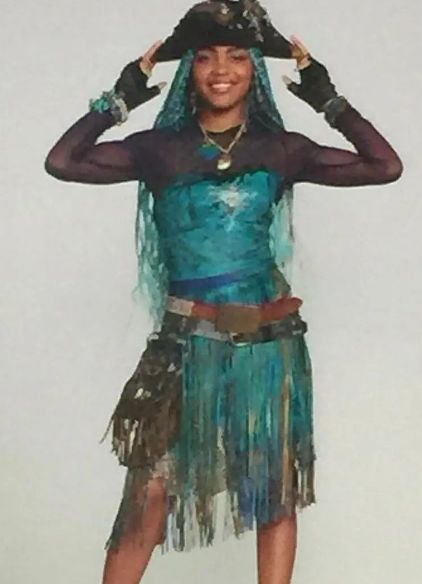 Descendants 2 Uma, Villain Clothing, Descendants Clothes, Uma Descendants, Descendants Costumes, China Anne Mcclain, China Anne, Monster High Pictures, Disney Fairy