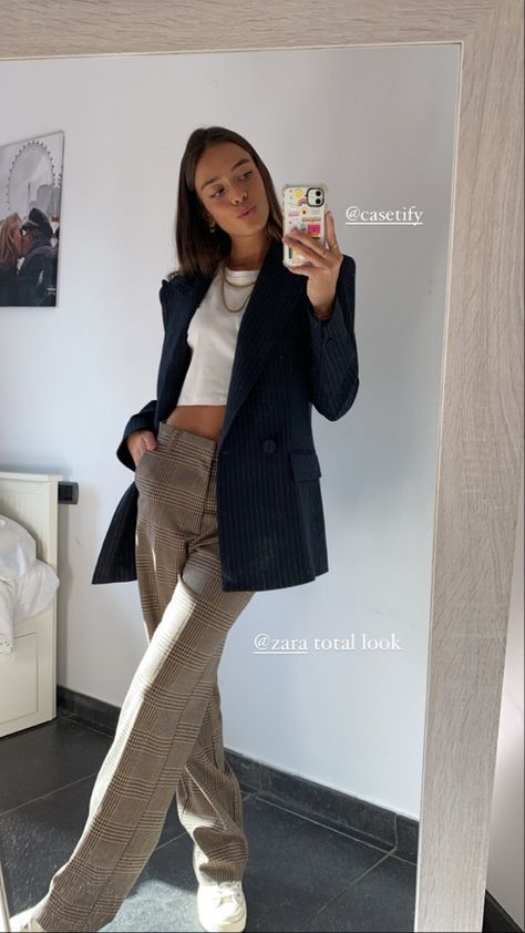 Classic Office Outfits, Cute Office Outfits Young Professional, Job Interview Outfit For Women Casual, Buissnes Outfits Woman, Business Casual Chic, Conference Outfit, Internship Outfit, Young Professional Outfits, Cute Office Outfits