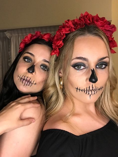 Easy Catrina Makeup, Easy Halloween Outfit, Catrina Costume, Halloween Maquillaje, Witch Makeup, Halloween Makeup Easy, Halloween Costumes Makeup, Easy Diy Halloween, Fantasias Halloween