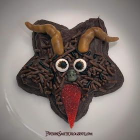 Krampus Cookies, Chocolate Sugar Cookie Recipe, Mocha Cookies, Old Candy, Ganache Recipe, Chocolate Sugar Cookies, Creepy Christmas, Peppermint Bark, Cookie Frosting