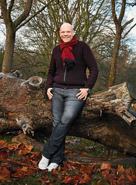 Tom Kerridge has been featured in the Daily Mail, talking about his success losing 12 stone! Find inspiration with TOM KERRIDGE'S DOPAMINE DIET Tom Kerridge Recipes Diet, Dopamine Diet, Tom Kerridge, Clean Foods, Prom Makeup Looks, Black Actors, Low Fat Diets, Michelin Star, No Carb Diets