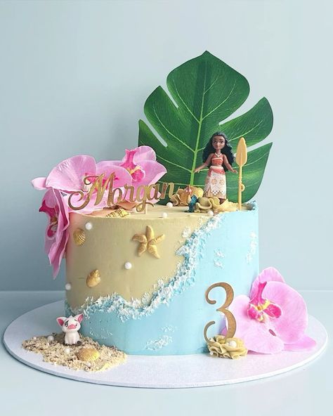 Moana 2 Cake Ideas, Moana 3rd Birthday Cake, Pink Moana Cake, Maui Cake Moana, Winter Moana Birthday Party, Moana First Birthday Cake, Moana Party Treats, Moana Themed Sweet 16, Moana Bday Cake