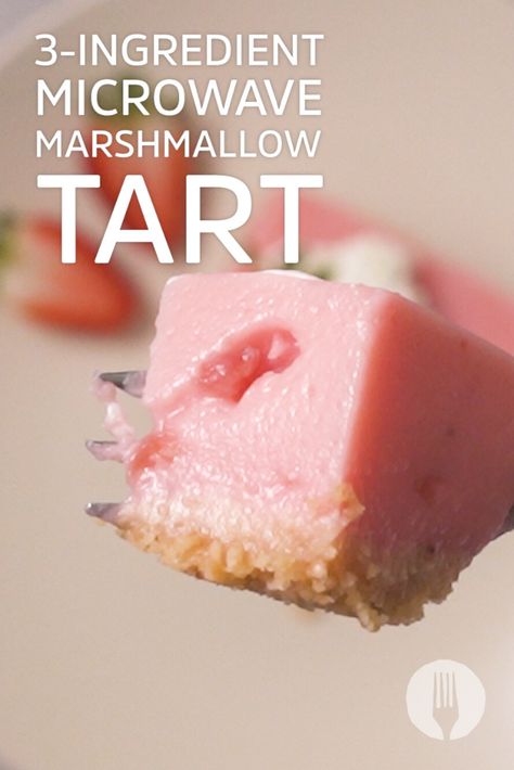 Not to be *mallow*-dramatic 😜  but this 3-Ingredient Marshmallow Tart takes marshmallows from snack to EASIEST DESSERT EVER 😍 Quick Marshmallow Dessert, Marshmallow Tart Recipes, Melted Marshmallow Recipes, What To Do With Marshmallows, Microwave Marshmallow, Marshmallow Tart, Recipes Using Marshmallows, Quick Bakes, Microwave Recipes Dessert