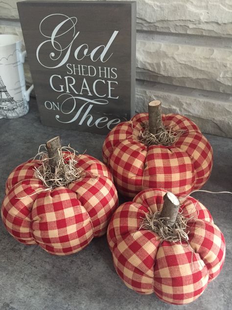 My handmade pumpkins Fall Pumpkin Crafts, Fall Deco, Fall Crafts Diy, Autumn Crafts, Fabric Pumpkins, Fall Projects, Pumpkin Crafts, Fabric Christmas Ornaments, Thanksgiving Crafts