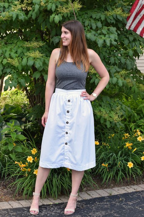 Midi Skirt Sewing, Skirt Sewing Tutorial, Button Front Midi Skirt, Sewing Club, White Skirt Outfits, Fabric Wholesale, Skirt Sewing Pattern, Midi Skirt Pattern, Button Front Skirt