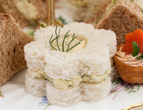 Flower Sandwiches, English Tea Sandwiches, High Tea Sandwiches, Party Food Menu, Vintage High Tea, Tea Party Sandwiches, Sandwiches Recipes, Tea Sandwiches Recipes, Afternoon Tea Recipes