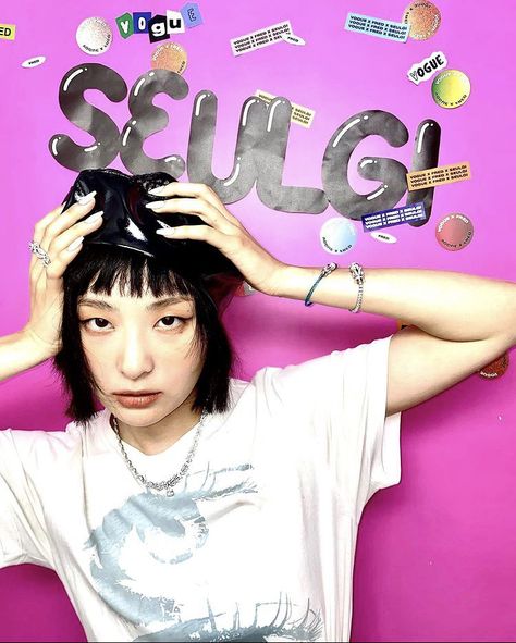 220801 kang seulgi ig post short hair beret pink background Seulgi Short Hair, Seulgi Photoshoot, Hair Beret, Vogue Photoshoot, Seulgi Red Velvet, Kang Seulgi, Velvet Shorts, Red Velvet Seulgi, Girl Talk