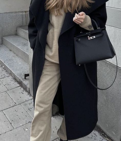 Kelly Outfit Hermes, Kelly Hermes Bag, Hermes Kelly Black Outfit, Hermes Kelly 25 Outfit, Hermes Kelly Bag Aesthetic, Kelly Hermes, Kelly 25, Kelly 25 Black, Hermes Mini Kelly Black