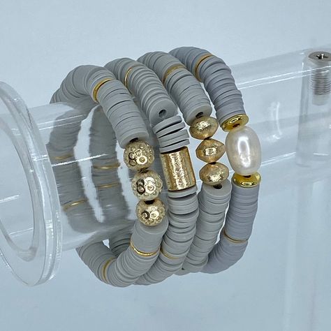 Bracelet Organization Ideas, Heishi Bracelet Stack, Heishi Bracelet Diy, Grey Bracelet, Heishi Bracelets, Stackable Beaded Bracelets, Gray Purse, Heishi Bracelet, Bracelet Organizer