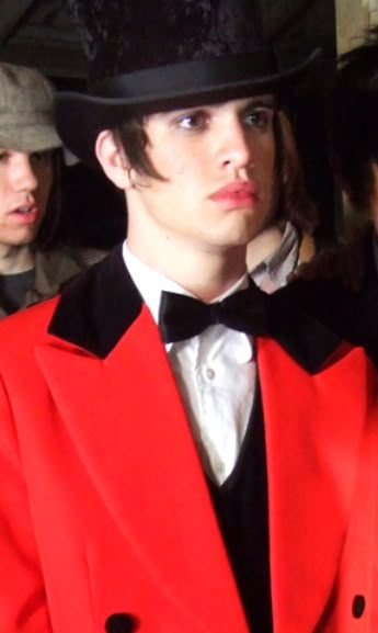 Brendon Urie Early 2000s, I Write Sins Not Tragedies Costume, Brendon Urie I Write Sins Not Tragedies, Brendon Urie 2005, I Write Sins Not Tragedies, Julian Casablancas, Ryan Ross, Panic At The Disco, Halloween Costumes Friends