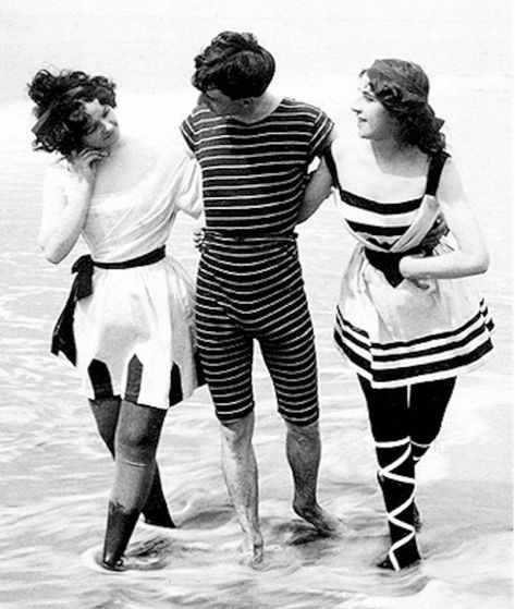 Edwardian Male Bathing Suit Styles – 26 Funny Vintage Photos of Men in Swimwears in the 1900s ~ vintage everyday Bathing Suit Styles, Bathing Costumes, Vintage Bathing Suits, Look Retro, Vintage Swimwear, Vintage Swimsuits, Photo Vintage, Edwardian Fashion, 1920s Fashion