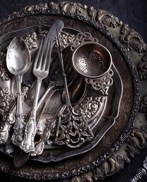 Pewter Aesthetic, Silverware Aesthetic, 1900s Aesthetic, Ivy House, Vintage Cutlery, Silver Flatware, Vintage Silverware, Silver Pieces, Punch Bowl