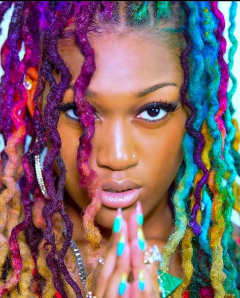 Yarn Locs, Dramatic Hair Colors, Hair Movement, Natural Hair Movement, Beautiful Dreadlocks, Luxurious Hair, Dreadlock Styles, Dyed Hair Inspiration, Dreads Styles