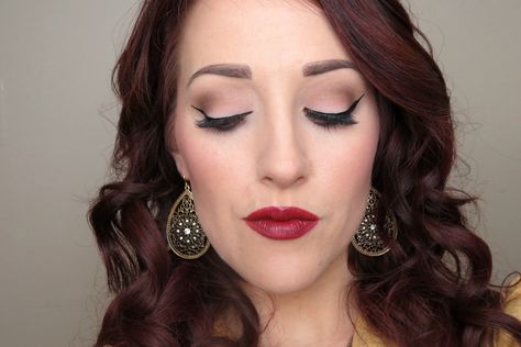 2 Broke Girls Halloween Costume Kat Dennings Makeup Tutorial Max Black Makeup Lipstick Max Black Makeup, Max Black Aesthetic, Halloween Costume And Makeup, Beauty Hacks Deutsch, Kat Denning, Max Makeup, Beauty Quotes For Women, Kat Dennings, 2 Broke Girls