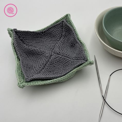 How to Make a Needle Knit Bowl Cozy - GoodKnit Kisses 3 Needle Bind Off, Chunky Knit Scarves, Bowl Cozy, Free Pdf Pattern, Knitting Blogs, Free Knitting Patterns, Crochet Blog, Learn How To Knit, Yarn Tail