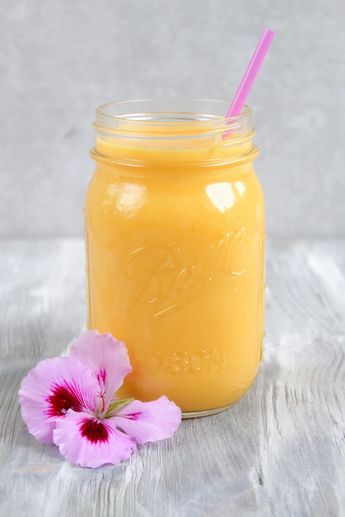 Mango Kurkuma Smoothie Healthy Chocolate Fudge, Banana Apple Smoothie, Recipe Smoothie, Banana Smoothie Recipe, Healthy Strawberry, Smoothie Prep, Strawberry Banana Smoothie, Mango Smoothie, Exotic Food