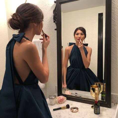 Old Hollywood Glam Short Dress, Crazy Rich Asians Astrid Style, Crazy Rich Asians Makeup, Astrid Leong Crazy Rich Asians, Astrid Leong Outfits, Asian Rich Aesthetic, Astrid Crazy Rich Asians Aesthetic, Gemma Chan Outfits, Getting Ready For Night Out