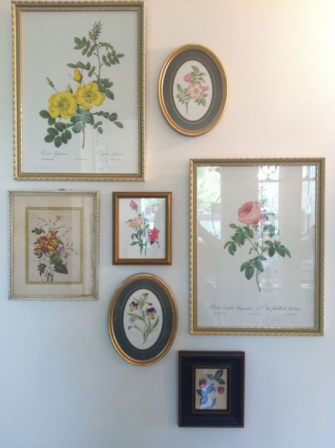 Frames Painted On Wall, Couch Wall, Photowall Ideas, Gallery Wall Inspiration, Charming Kitchen, Home Decor Ideas Living Room, Vintage Revival, Apartment Bedroom, Casa Vintage