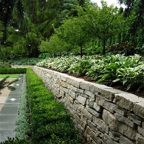 Design School: Using Plants to Create Privacy Driveway Retaining Wall, Landscaping Small Yard, Michigan Landscaping, Backyard Fence Ideas, Backyard Retaining Walls, Stone Walls Garden, Dry Stack Stone, Stacked Stone Walls, Retaining Wall Ideas