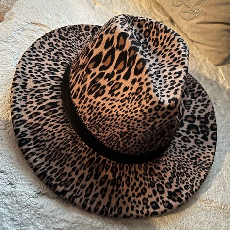 New! Cheetah One Size Beautiful Cheetah Print So Classy! Cheetah Print Accessories, Cheetah Accessories, Leopard Cowboy Hat, Cheetah Hat, Cheetah Bucket Hat, Leopard Print Hat, Juicy Couture Accessories, Classy Hats, Leopard Coat