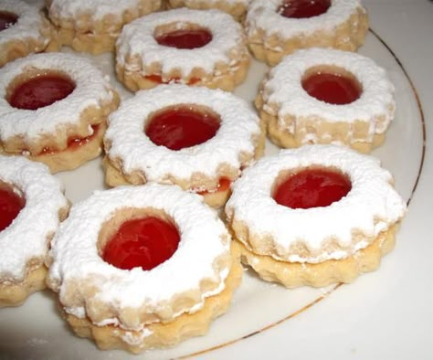 Amazing cookies. Melt in your mouth. Used apricot jelly. They also taste great with raspberry jelly. Moroccan Cookies, Sable Cookies, Algerian Recipes, Apricot Jam, Baking Flour, Arabic Food, Vanilla Flavoring, International Recipes, Cookie Bars