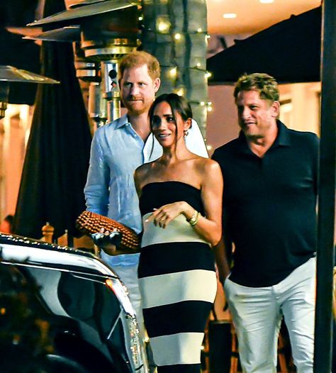 MEGHAN Markle donned a beaming smile as she celebrated her birthday dinner with Prince Harry. The Duchess of Sussex looked elegant as she saw in her 42nd birthday with husband Harry at a “toned down” dinner party this week. They were spotted looking cosy on their date night, while outside the famous Tre Lune Restaurant […] Harry Smiling, Posh And Becks, Birthday 2023, Blue Linen Shirt, 42nd Birthday, David And Victoria Beckham, Portia De Rossi, Actor John, Beige Outfit