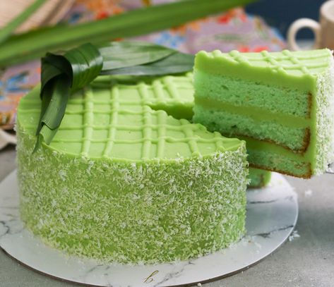 The Ideal Breakfast Or Tea Time Snack - Pandan Layer Cake Recipe - Cake Lovers Pandan Layer Cake, Bolu Pandan, Fudge Cake Recipe, Checkerboard Cake, Pandan Cake, Kek Lapis, Cake Recipes At Home, Resipi Kek, Patterned Cake