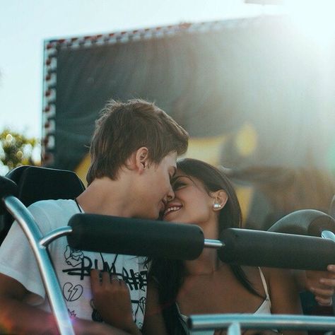 Ride a roller coaster with me and kiss me before the ride goes. Dream Dates, Teen Fun, Fotos Goals, Cute Couple Quotes, Teen Love, Boyfriend Goals, Good Dates