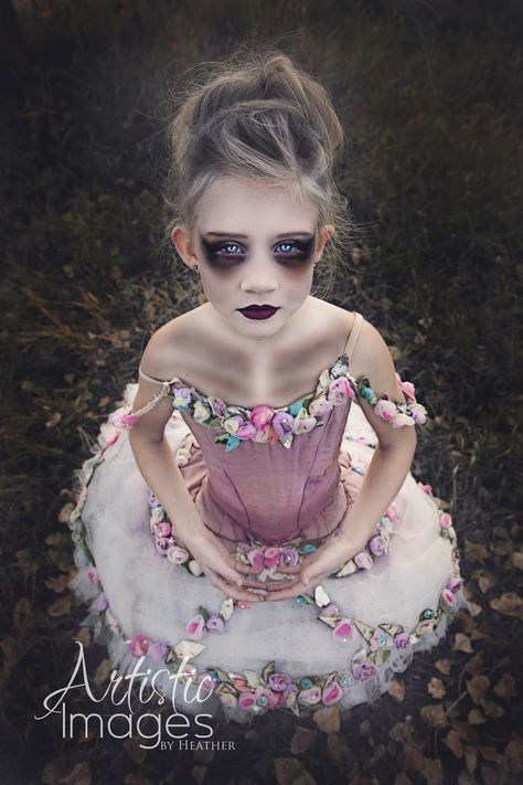 Kids Zombie Makeup, Zombie Ballerina, Halloween Zombie Makeup, Halloween Apartment, Halloween Photo Shoot, Halloween Makeup For Kids, Zombie Princess, Zombie Halloween Makeup, Zombie Kid