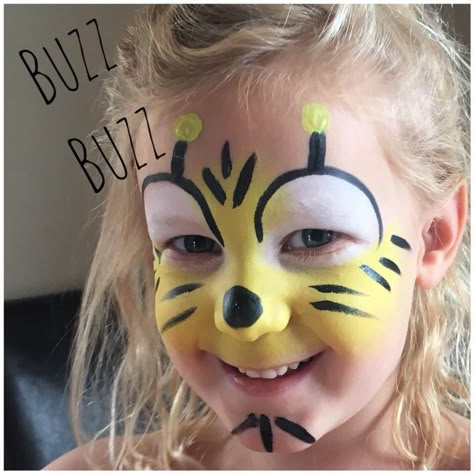 Face Paint Bee, Bumble Bee Face Paint, Bee Face Painting, Bee Face Paint, Bee Face, Girl Halloween Makeup, Bee Makeup, Girl Face Painting, Face Painting Tutorials