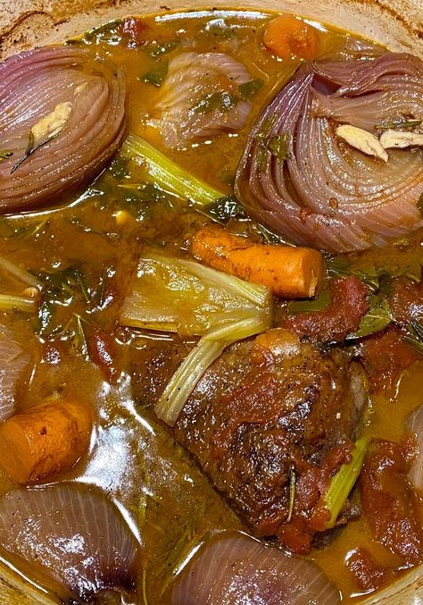 One Pot Braised Beef Brisket Brisket Pot Roast, Braised Beef Brisket, Boiled Beef, Beef Brisket Recipes, Canning Whole Tomatoes, Italian Beef, Rosemary Garlic, Brisket Recipes, Easy One Pot Meals