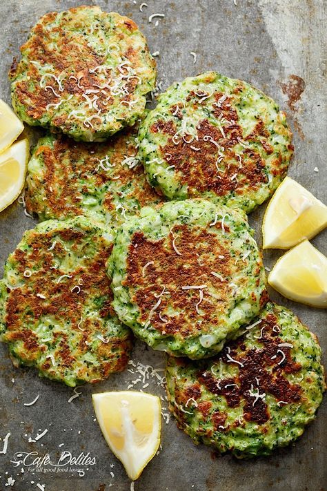 Best Broccoli Recipe, Broccoli Parmesan, Crispy Broccoli, Broccoli Recipes Healthy, Broccoli Fritters, Veggie Fritters, Parmesan Broccoli, Cafe Delites, Fritter Recipes