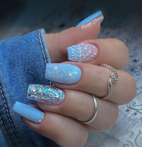 Coffin Winter Nails, How To Strengthen Nails, Strengthen Nails, Winter Nail Ideas, Nails Healthy, Paint Blue, Winter Nail, White Snowflake, Silver Glitter