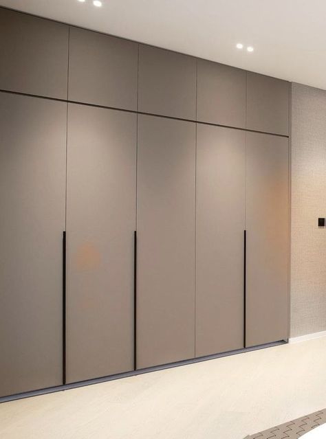 [AffiliateLink] 17 Top Sliding Door Wardrobe Design Small Bedrooms Recommendations To Save In All Season #slidingdoorwardrobedesignsmallbedrooms बेडरूम डिजाइन, Ideas Armario, Modern Wardrobe Design, Wardrobe Laminate Design, Vstupná Hala, Luxurious Wardrobe, Wall Wardrobe Design, Wardrobe Design Modern, Bedroom Wardrobe Design