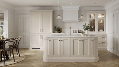 Bridgemere Linen Kitchen | Fitted Kitchens | Kitchens | Howdens Howdens Linen Kitchen, Howdens Shaker Kitchen, Cream Kitchen Ideas, Modern Shaker Kitchen, Brass Kitchen Hardware, Cottage House Interior, Old Farmhouse Kitchen, Howdens Kitchens, White Worktop