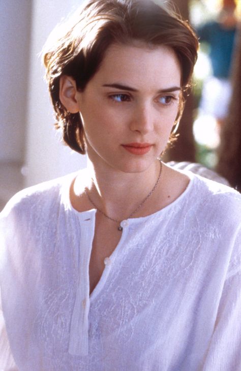 Winona Ryder’s New Netflix Series and Her Best ’90s Beauty Moments - Vogue Winona Ryder Hair, Winona Ryder 90s, Winona Forever, Skirt Diy, 90s Hairstyles, Winona Ryder, Short Haircut, Short Hair Haircuts, Cut My Hair