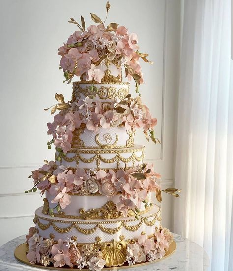 Victorian Cakes, Tall Wedding Cakes, Quince Cake, Fancy Wedding Cakes, Extravagant Wedding Cakes, Quinceanera Pink, Big Wedding Cakes, Quinceanera Cakes, Beautiful Cake Designs