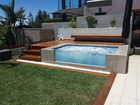 contemporary glass wall pool with above ground design Small Above Ground Pool, Design Per Patio, Kleiner Pool Design, Pools For Small Yards, Piscina Interior, Small Swimming Pools, Rooftop Design, Garden Swimming Pool, Glass Pool