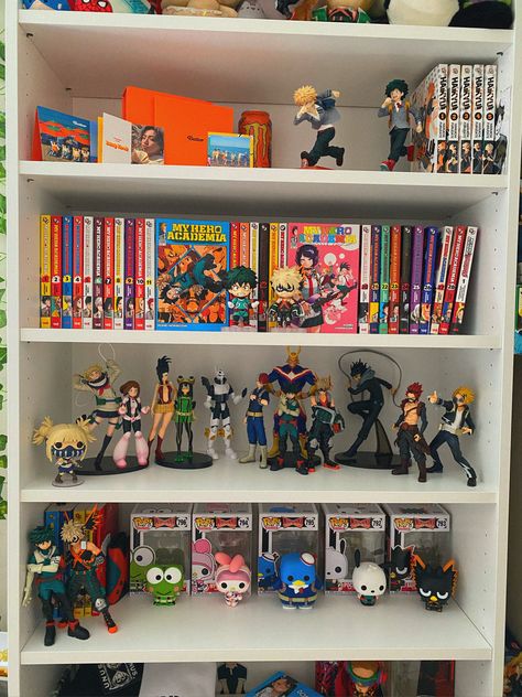 Anime Figures My Hero Academia, Anime Collection Room Aesthetic, Organize Manga Shelf, My Hero Academia Collection, Mha Manga Collection, Anime Bookshelf Ideas, My Hero Academia Bedroom Ideas, Anime Shelf Decor, Anime Figures Aesthetic Room