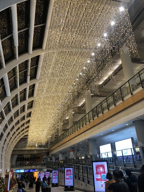 Hongkong Airport, Hong Kong Airport, Hong Kong International Airport, Mens Luxury Lifestyle, Xmas Tree Decorations, Mens Luxury, International Airport, Luxury Lifestyle, Bangkok