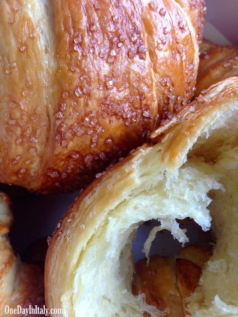 Italian Cornetti Recipe, Cornetto Recipe Italian, Italian Crossaint, Cornetti Recipe, Italian Croissant Recipe, Cornetto Recipe, Italian Cornetto, Homemade Croissants, Italian Chocolate