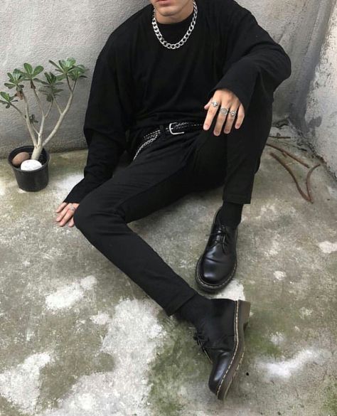 Instagram @http_donovan Aesthetic Hombre, Styl Grunge, Streetwear Outfit Ideas, Hipster Mens Fashion, Grunge Look, Tumblr Outfits, Ranveer Singh, Men Street, Outfit Aesthetic