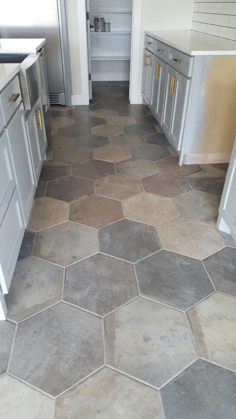 Sunroom Floor Tiles, Hexagon Linoleum Flooring, Sunroom Flooring Ideas, 50s Style Kitchens, Honeycomb Floor, Sunroom Flooring, Farmhouse Kitchen Flooring, Foyer Flooring, Laundry Room/mud Room