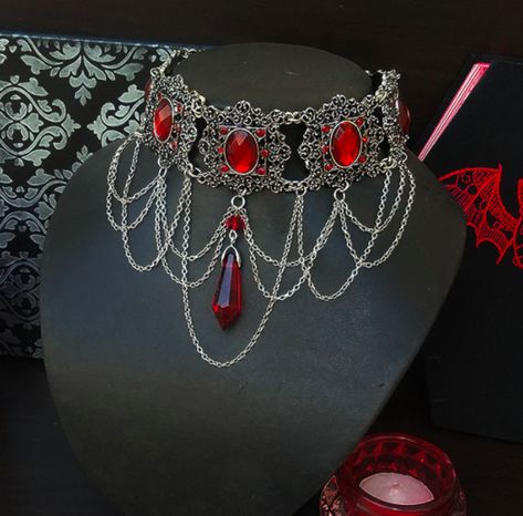 Vampire Assesories, Vampire Goth Jewelry, Gothic Vampire Jewelry, Vampire Jewelry Aesthetic, Vampire Jewelry Necklaces, Vampire Clothing, Vampire Choker, Vampire Accessories, Vampire Outfit